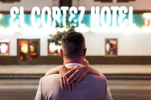 carousel-hero-element image-3