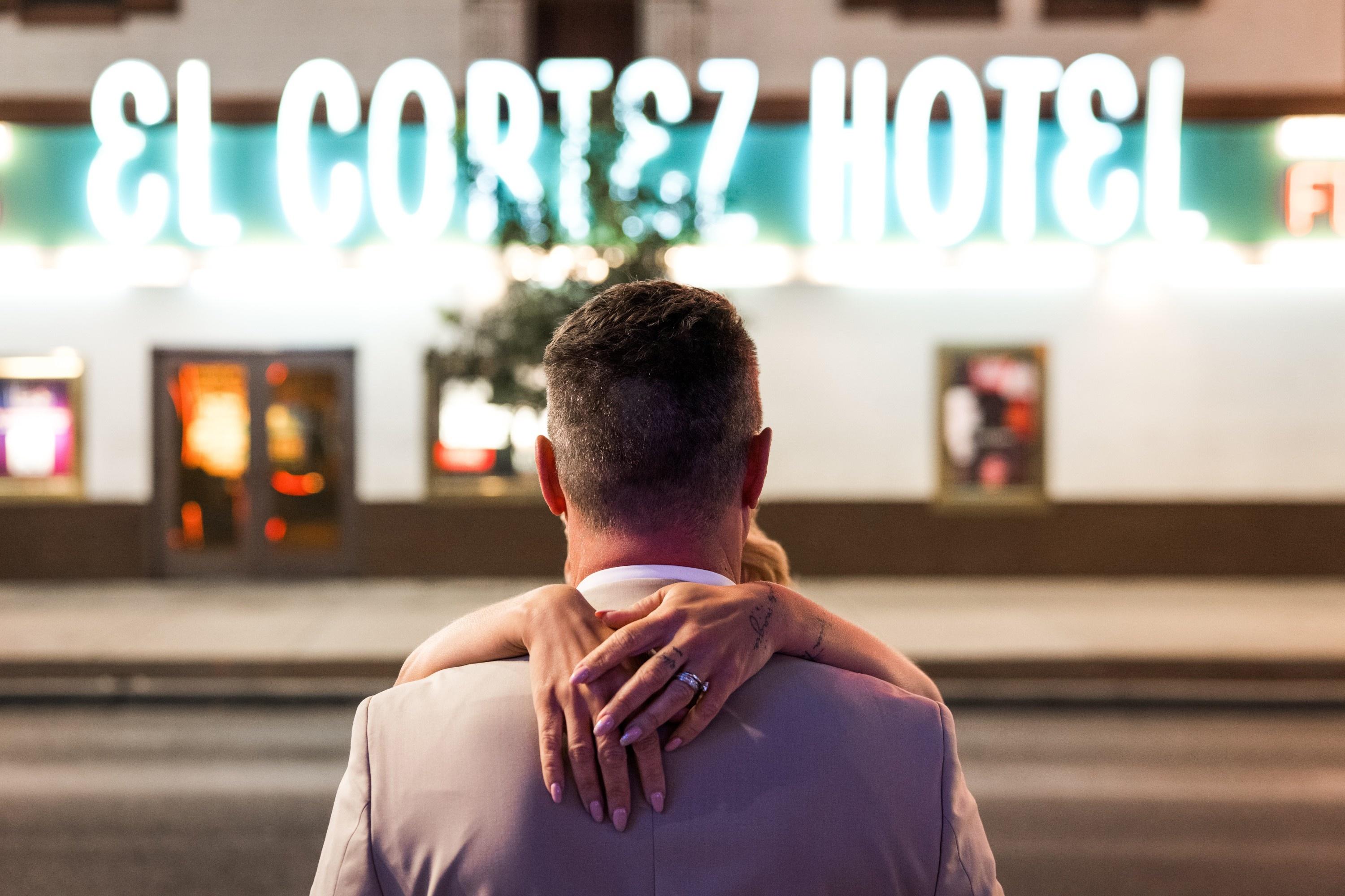 carousel-hero-element image-3